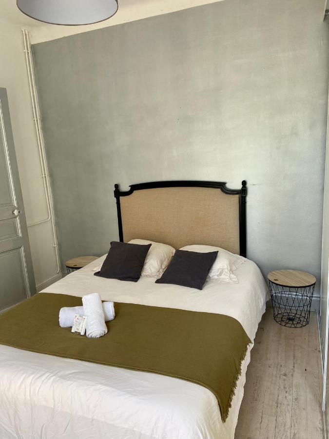 Agreable Maison De Ville Avec Une Belle Terrasse Anglet Exterior foto